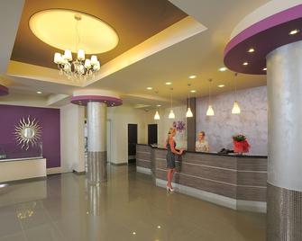 Euronapa Hotel Apartments - איה נאפה - דלפק קבלה