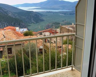 Castri Hotel - Delphi - Ban công