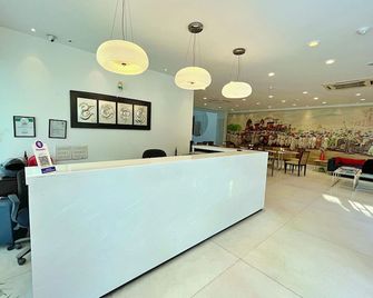 Amber Inn by Orion Hotels - Nueva Delhi - Recepción