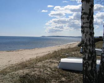 Exclusive beach house 40 meters from the sea, cycling and walking trails around the corner. - Degeberga - Playa