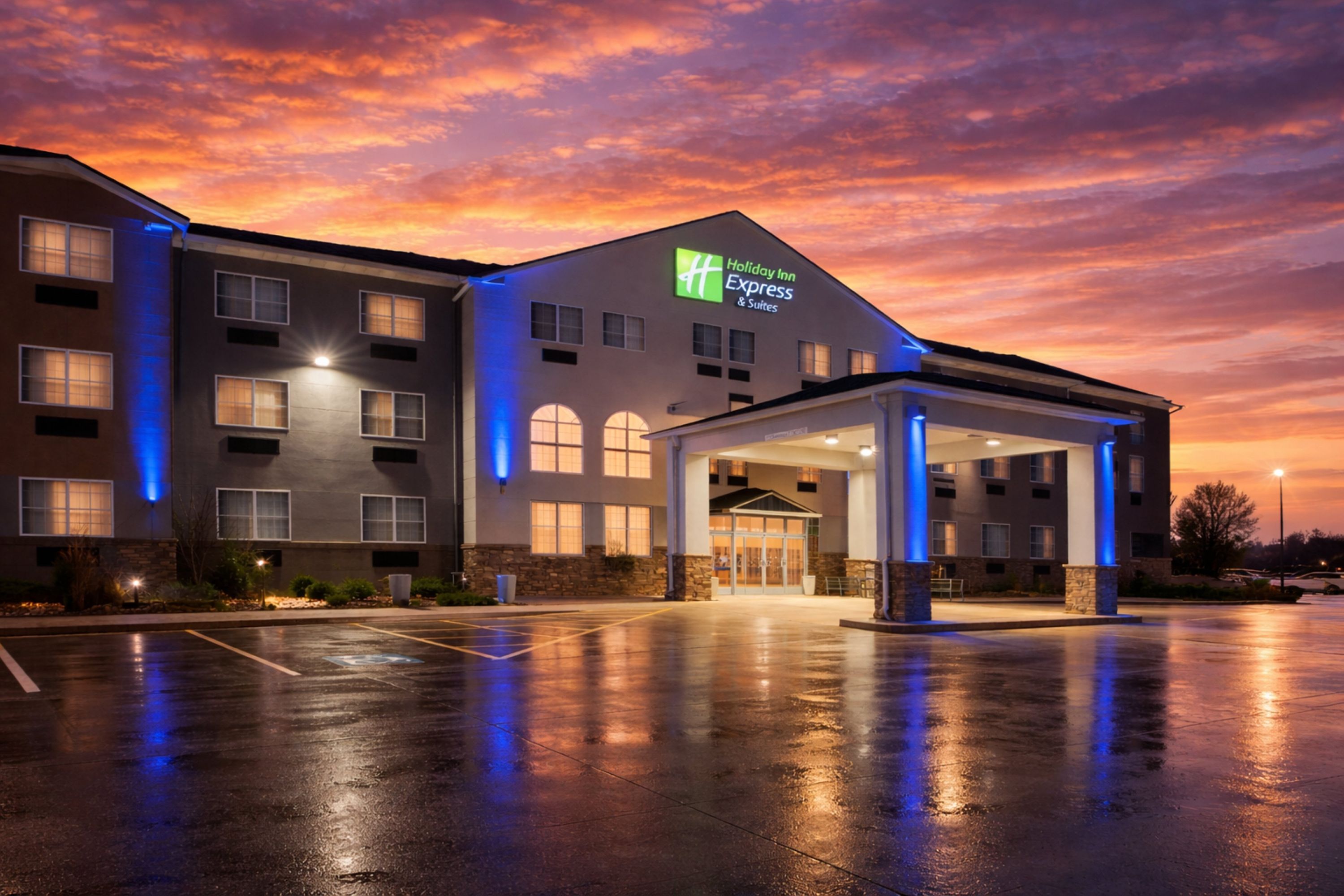 Holiday Inn Express & Suites Pierre-Fort Pierre By IHG - Fort Pierre - Building