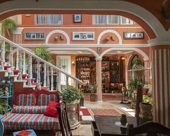 Elia Boutique Hostel & Apart-Hotel - Tiflis - Lobby