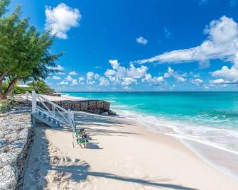 Crabtree #2 - Beachfront Just Outside your Door! - Cockburn Town - Strand