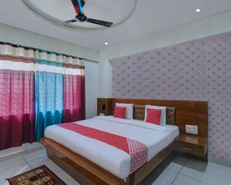 Oyo 26981 Sharan Residency - Channarāyapatna - Bedroom