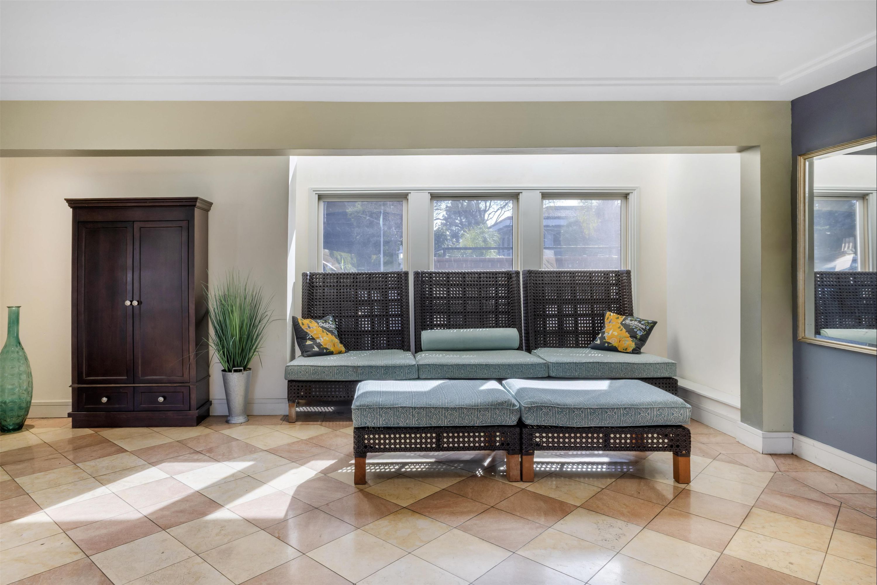 SureStay Plus by Best Western Mountain View - Mountain View - Lobby