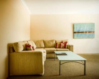 Sandcastles Holiday Apartments - Coffs Harbour - Sala de estar