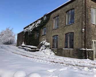 HartHill Grange Bunkhouse - Unique 1850's Rural Country Accommodation - Lydney - Building