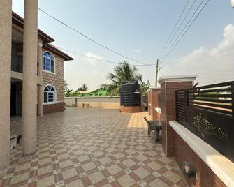 Apartment in Tema - Afienya - Balcón