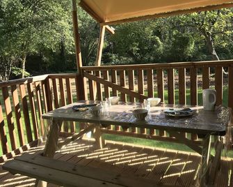 Comfortable Cottage In Beautiful Estate With Swimming Pool - Le Buisson-de-Cadouin - Balcon