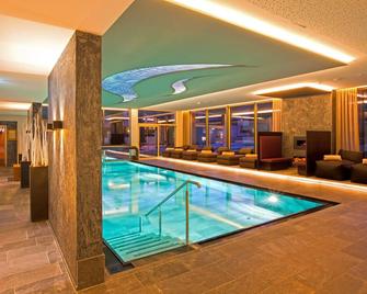 Hotel Truyenhof - Ried im Oberinntal - Bazén