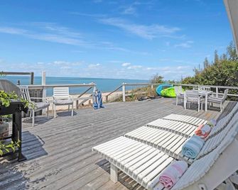 Soundview Beach House: 4br,panoramic Views 1.5hrsnyc - Wading River - Balcony