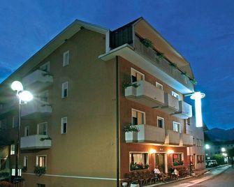 Albergo Miramonti - Arta Terme - Edificio