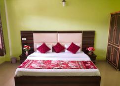 Mohan Home Stay - Dalhousie - Bedroom