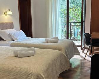 هوتل فيلا تينا - تروجير - غرفة نوم