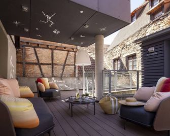 لو بافيلون 7 - اوبرنيه - ردهة