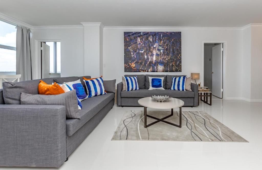 Ocean Beach Condo 3BR On the Sand 911 - פורט לודרדייל - סלון