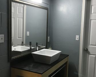 Lamplighter Motel - Longmont