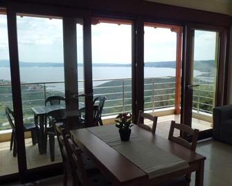 Rent apartment A WEST Greece Halkidiki Pyrgadikia exceptional sea view - Pyrgadikia - ห้องอาหาร