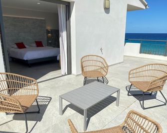 Hôtel L'Isula Marina - L'Île-Rousse - Balcón