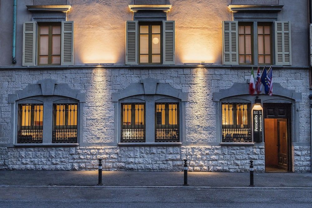 بترونيلا - فندق في برجامو - برغامو - مبنى