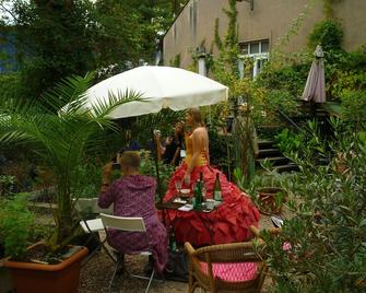house in the green - just 10 minutes from the cathedral and 20 minutes by car to the airport - Hürth - Restaurant