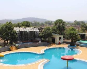 Swapnabhumi Farm House - Wada - Pool