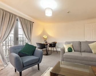 Charming 1BR Apt on Harbour with Sea Views - Whitehaven - Soggiorno