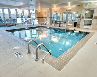 Courtyard by Marriott York - York - Πισίνα