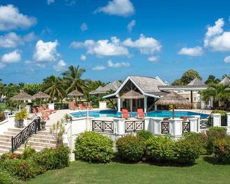 Coyaba Beach Resort - Saint George's - Piscina