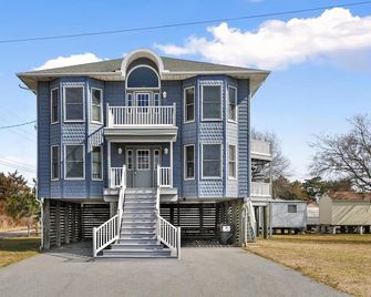 Captain's Quarters - Frederica - Edificio