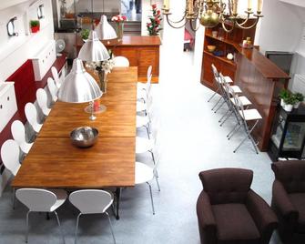 Boat Hotel Six Rotterdam - Rotterdam - Restaurante