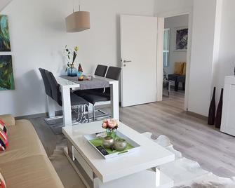 New, top-equipped apartment / fair apartment with 2 bedrooms - Bad Nenndorf - Essbereich
