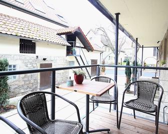 Ferienwohnung am Wasserschloss 1-3 - Ochsenfurt - Balkon
