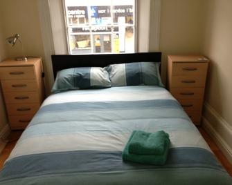 Quire Court Apartment - Gloucester - Bedroom