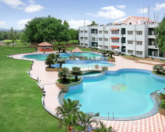 Eagleton The Golf Resort - Bengaluru - Pool