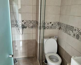 Aggelos Family Hotel - Moraitika - Bathroom