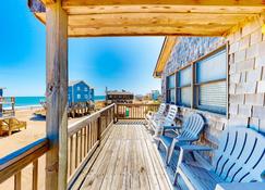 Oceanfront, Dog-Friendly House w\/ Free WiFi, Ocean View, & Shared Pool - Buxton - Balkon