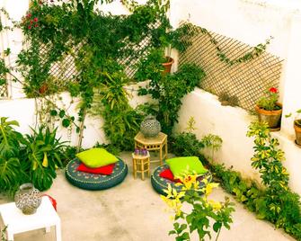 Terrace Lisbon Hostel - Lisbon - Hàng hiên