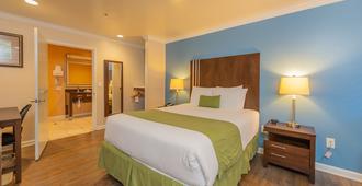 Ocean Pacific Lodge - Santa Cruz - Bedroom