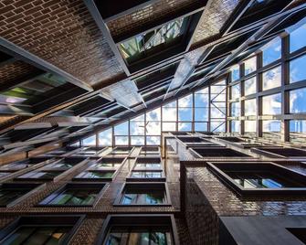 Yotel London City - London - Building