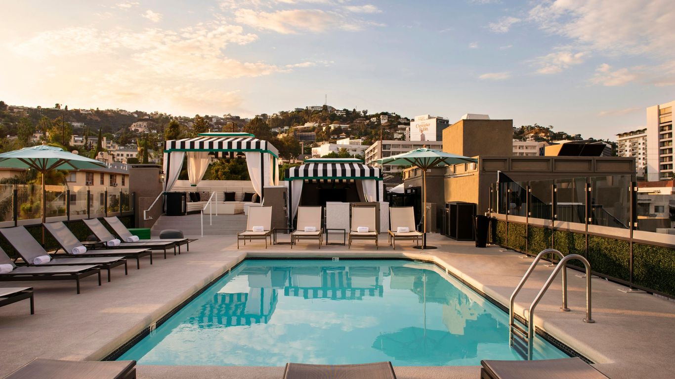 تشامبرلين ويست هوليوود