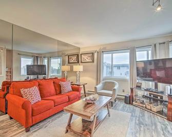 Walk to Downtown and Coast Trail Condo in Anchorage - Ανκορέιτζ - Σαλόνι