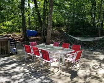 Log Cabin near Greenwood Lake. Minutes to AP Trl, Ren fair, Mt Peter, & Warwick - West Milford - Patio