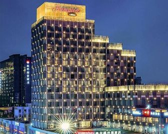 Hampton by Hilton Zhuhai Gongbei Port - Zhuhai - Gebäude