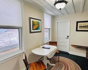 Walkable near downtown 1 Bedroom - Portland - Dining room
