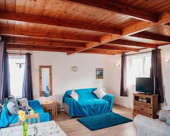 Charming Cottage On The Seafront In Sennen Cove - Lands End - Living room