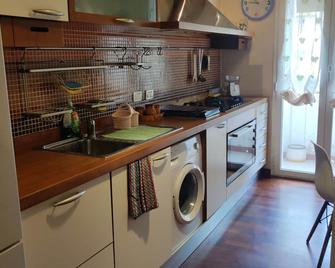 D'elite Apartment - Ferrara - Kitchen