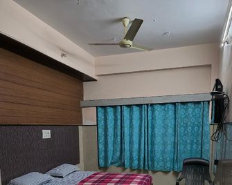Hotel Abhiruchi Lodging - Hassan - Bedroom
