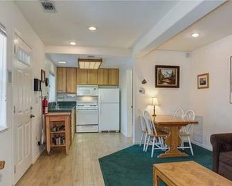 Inside The Gate Of Yosemite Park! Wifi Cozy - Yosemite West - Cocina