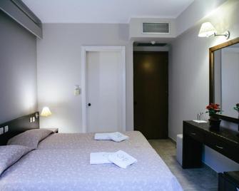 Grand Hotel Dentro - Konitsa - Slaapkamer